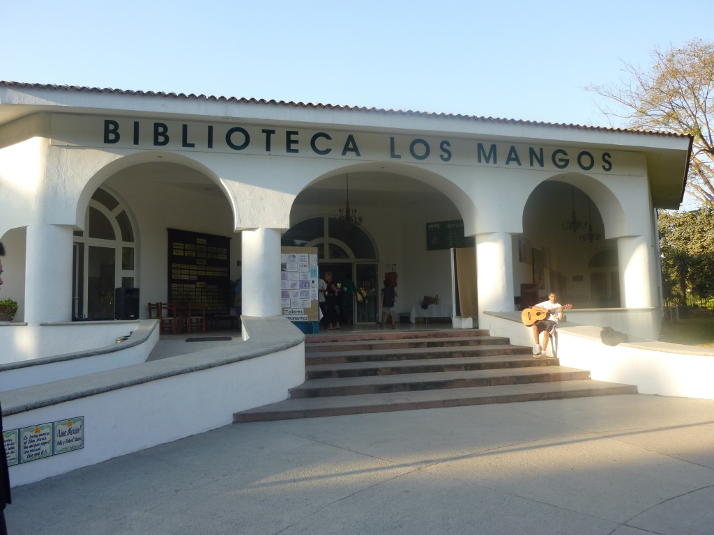 Biblioteca Los Mangos